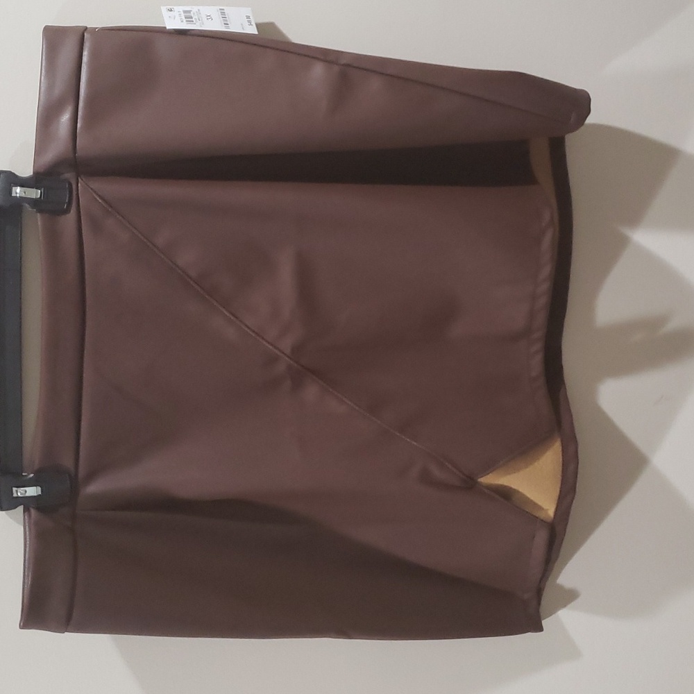 NEW faux-leather mini skirt